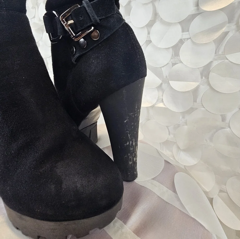 GUESS‎ BLACK BOOTS Size 6.5